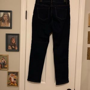 Jeans by Gloria Vanderbilt dark blue size 8, straight leg, style is Amanda.